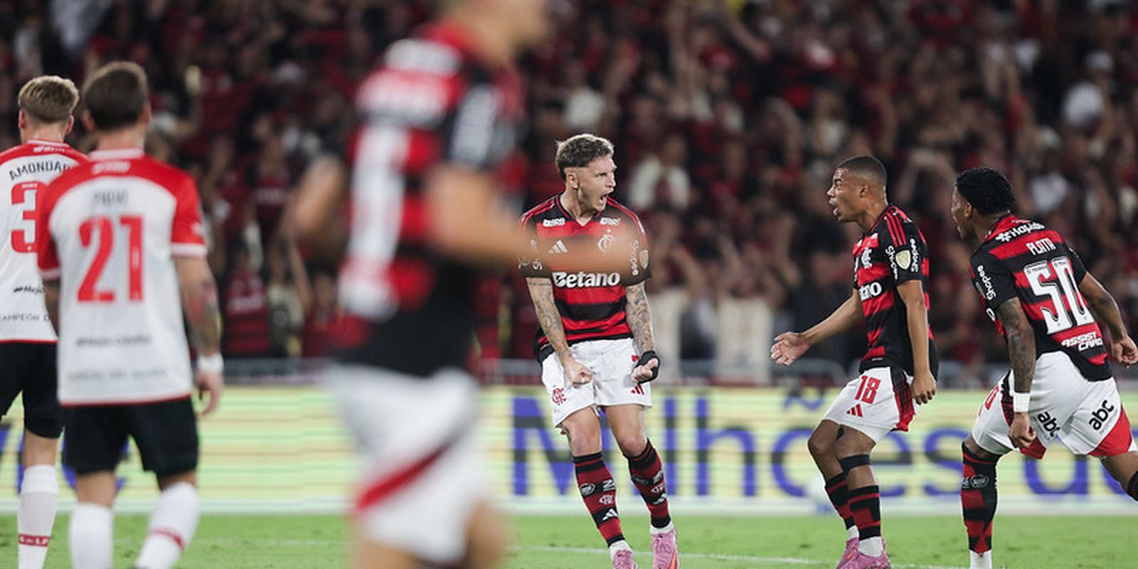 With the right to lightning goal, Flamengo defeat Estudiantes in Maracanã