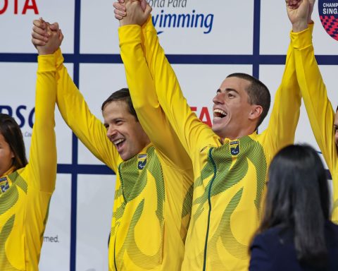 With the right to the world record, Brazil shines in the swimming World Cup