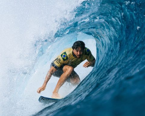 Yago Dora is World Professional Surfing Champion
