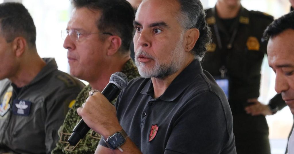 "The government would be willing to negotiate and lower the amount a bit [del presupuesto de la Nación]": Armando Benedetti