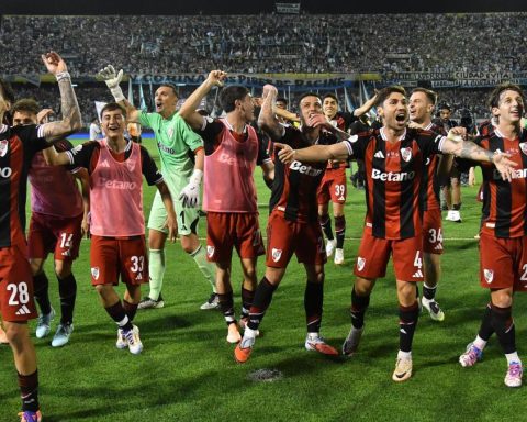 1-0: In a hot match, River knocked out Racing with the Morbo goal