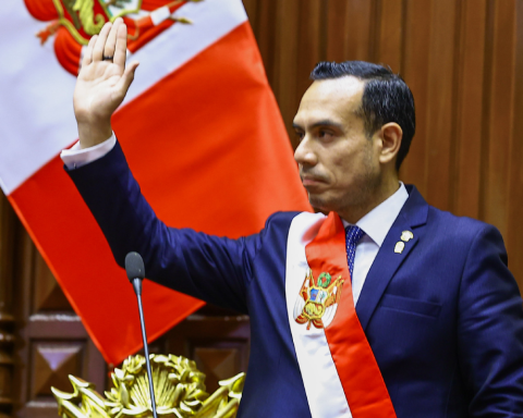 42 hours after assuming the presidency, José Jerí fails to form his cabinet of ministers