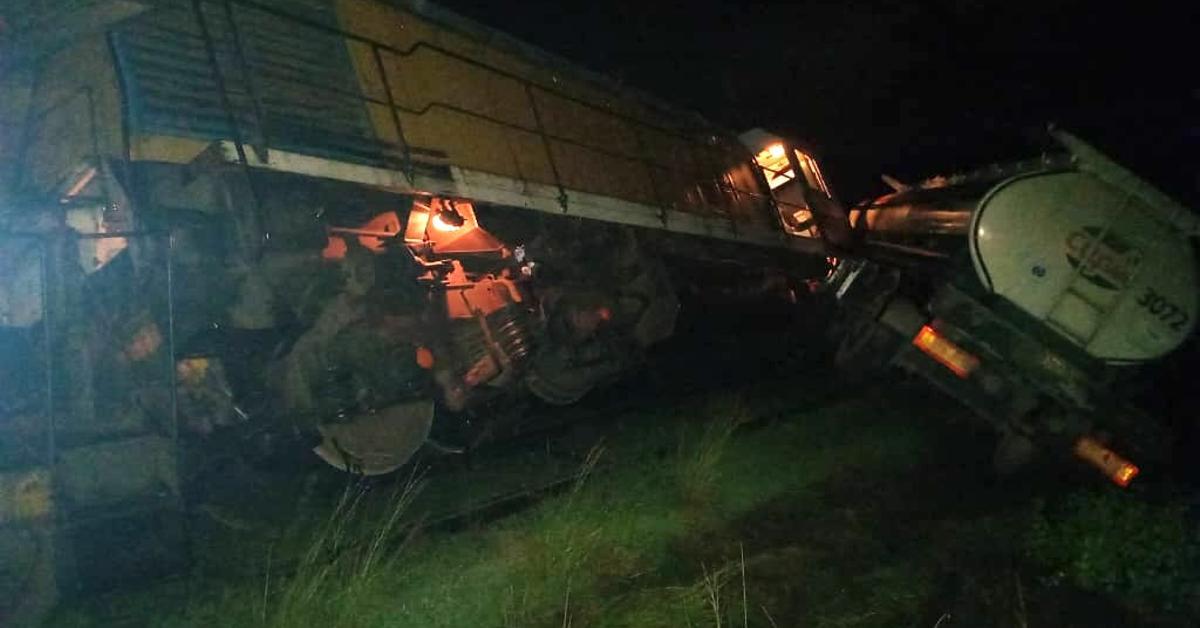 A train derails after colliding with a Cupet pipe carrying 24,000 liters of diesel