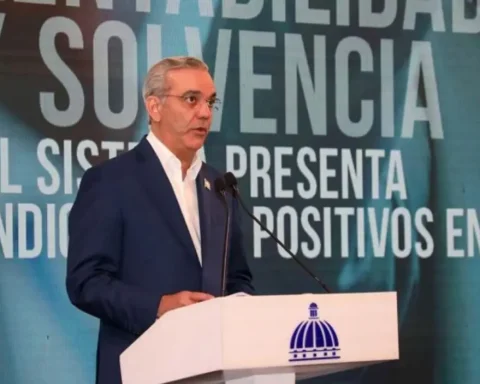 Abinader destaca estabilidad del sistema financiero nacional con activos superiores a los RD$4 billones y crecimiento ininterrumpido de 85.6%