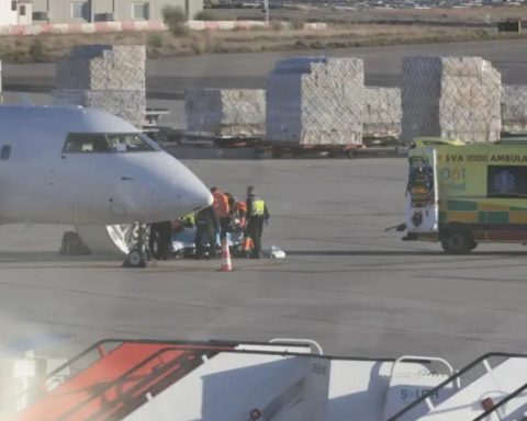 After weeks of anguish, the tourist admitted in critical condition in Santa Clara returns to Spain