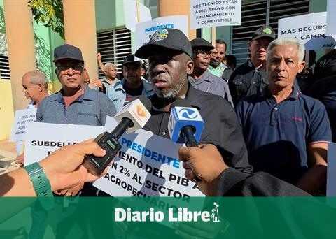 Agronomists carry out strike for salary improvements