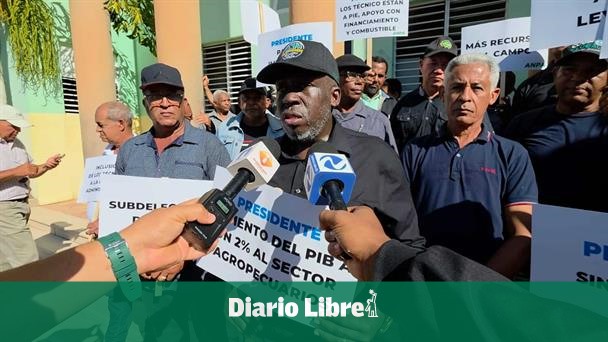 Agronomists carry out strike for salary improvements