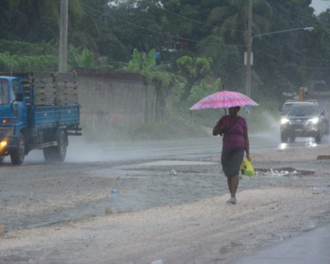 Aguaceros afectan varios sectores de Santiago
