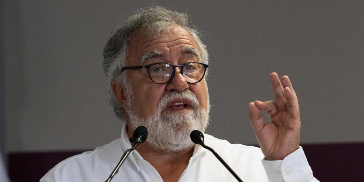 Alejandro Encinas is ratified as an ambassador to the OAS and protests in the Senate