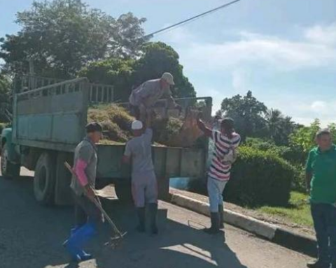 Almost 650,000 Cubans on alert for Category 4 Hurricane Melissa