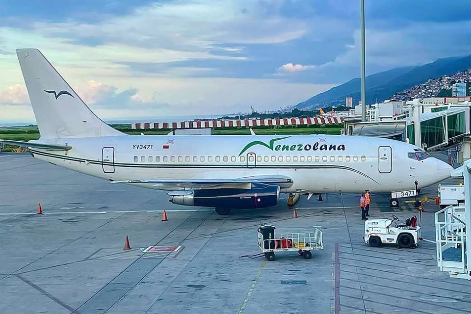 Another "Cubanization": oldest 737-200 passenger plane in the world operates in Venezuela