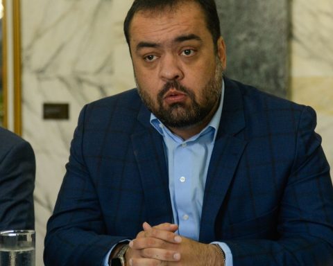 “Any help from the federal government will be welcome”, says Castro