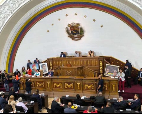 Approved in first discussion Draft Law of the Commands for the Comprehensive Defense of Venezuela
