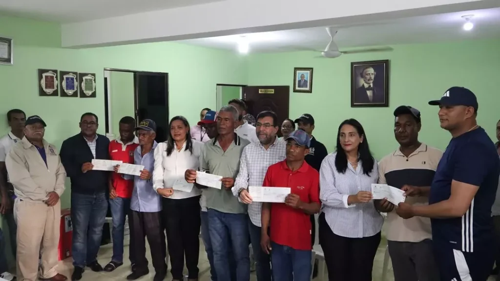 Azua farmers receive RD$8.2 million in compensation for the impact of the Monte Grande dam