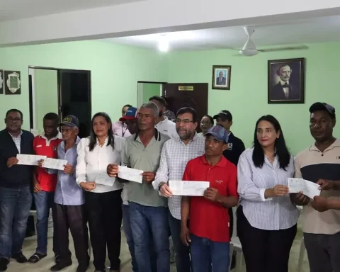 Azua farmers receive RD$8.2 million in compensation for the impact of the Monte Grande dam