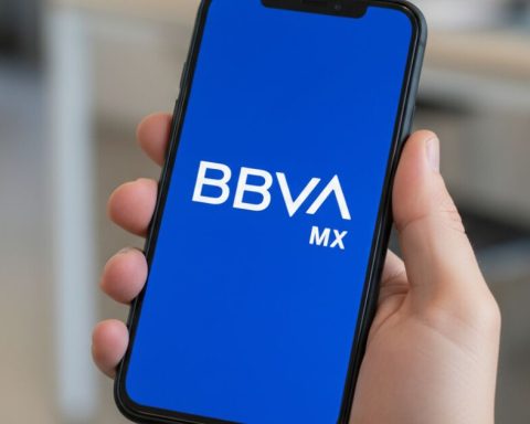 BBVA defends its app after criticism: there are now 27 million versions, one personalized per user