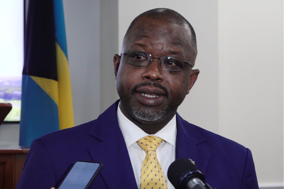 Bahamas urges its citizens to stay away from Venezuelan coasts due to tension with the US