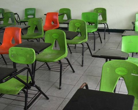 Before challenges in mental health of young people, only 1% of schools have psychologists