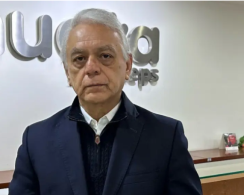 Bernardo Camacho would be the new Health Superintendent