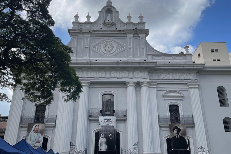 Between devotion and discouragement: this is how Caracas residents wait for the canonization of their two saints