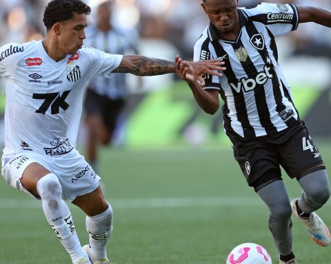 Botafogo is twice ahead, but concedes a draw to Santos in Rio