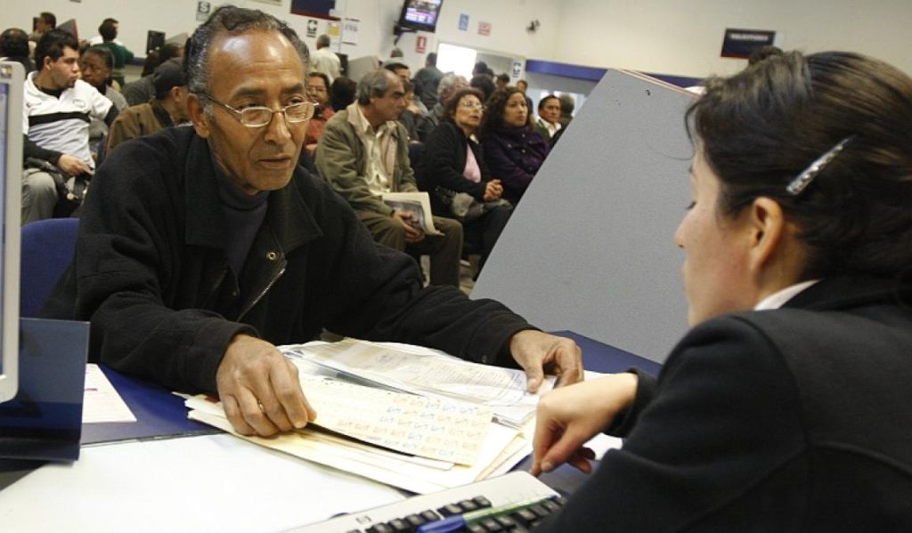 Boxes and banks can participate in the pension system, what does the SBS do?