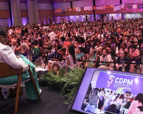 Brasilia: Lecturers require policies for all "women"