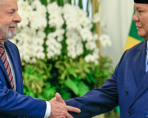 Brazil and Indonesia sign agreements; Lula confirms candidacy in 2026