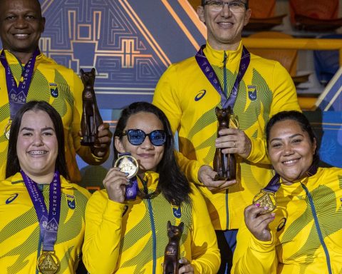Brazil closes weightlifting World Cup with gold in women's teams