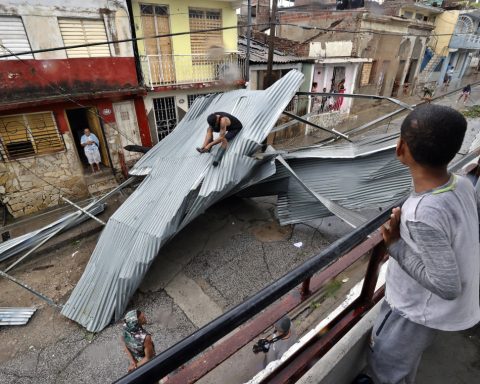 Breaking news: Hurricane Melissa moves away from Cuba