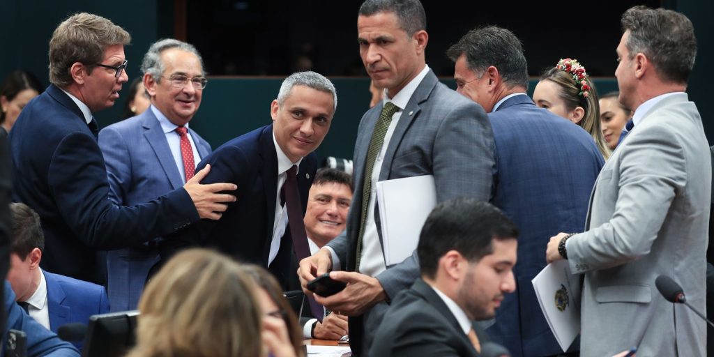 CCJ of the Chamber suspends criminal action in the STF against deputy Gayer