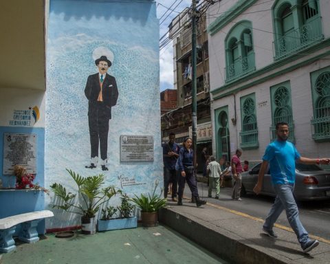 CEV asks Venezuelans not to use symbols of faith "for partisan purposes"