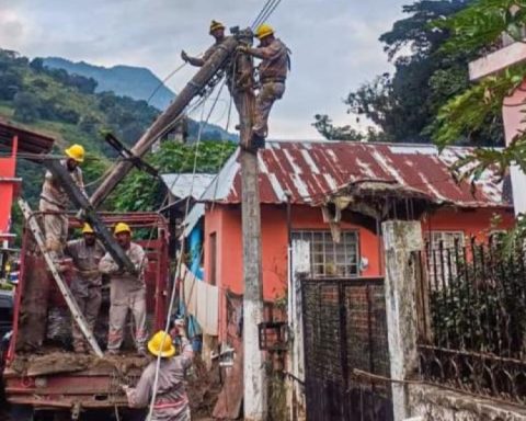 CFE reports 100% restoration of electricity in states affected by rains