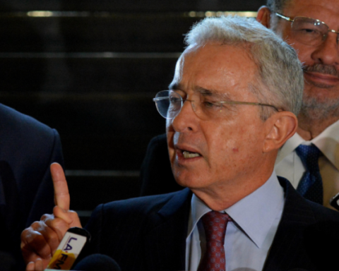 CNE opens preliminary investigation against former President Uribe's candidacy for the Senate