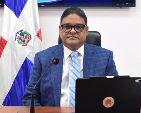 Director del COE anuncia incursión en política activa y respalda gestión de Abinader