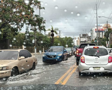 COE eleva alertas por onda tropical: Detalles aquí