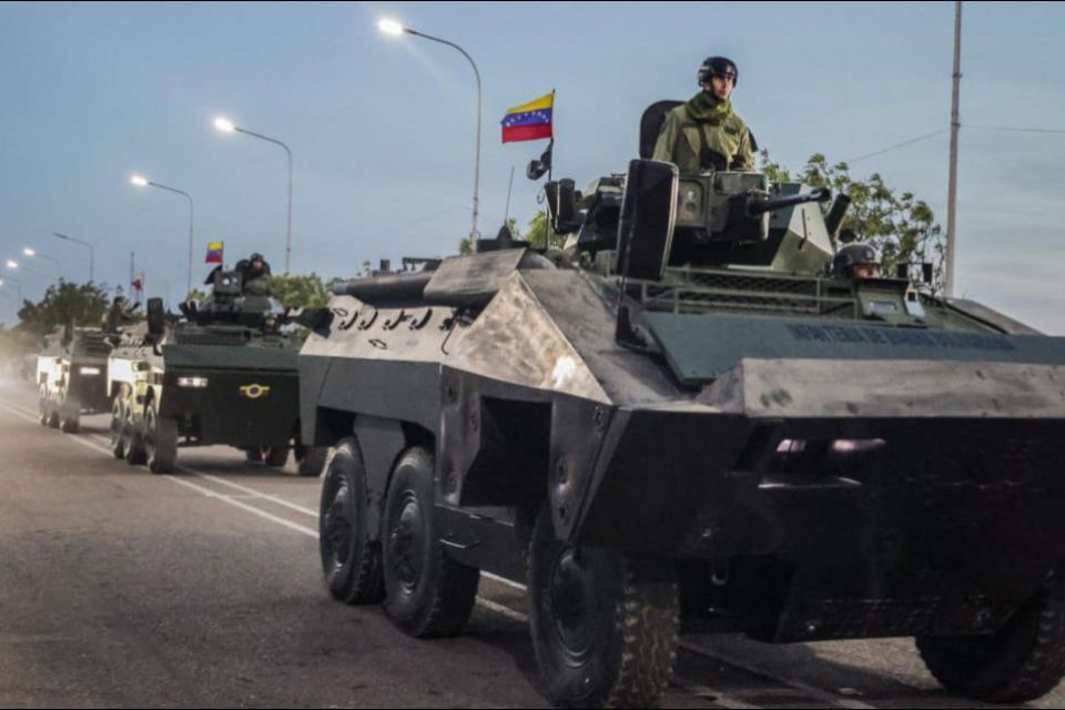 Cabello affirms that the weapons "are held by the people" in the face of "threats" from the US