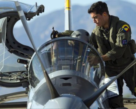 Calls open to enter the Colombian Air Force: how to register