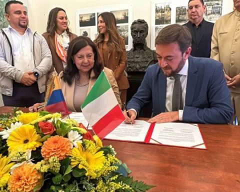 Caracas and Rome III sign twinning agreement for cultural exchanges