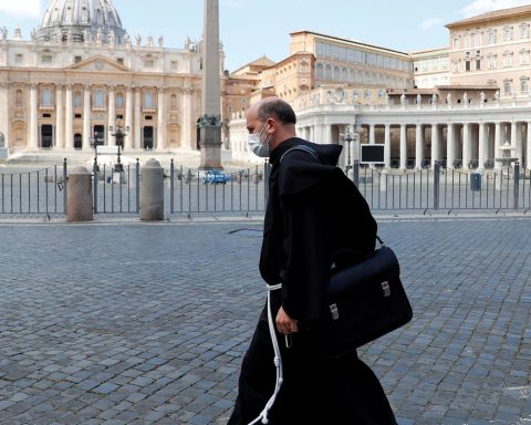 Catholic Church is slow to help victims of abuse, says commission