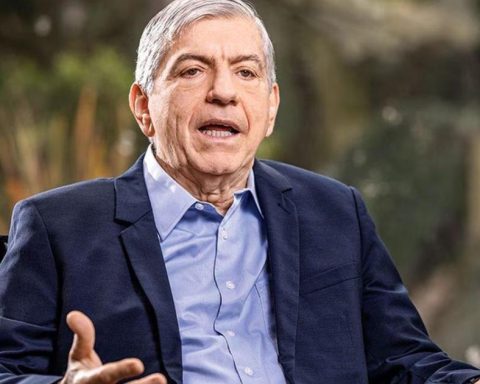 César Gaviria charges against Petro for possible benefits of non-extradition to members of the Aragua Train