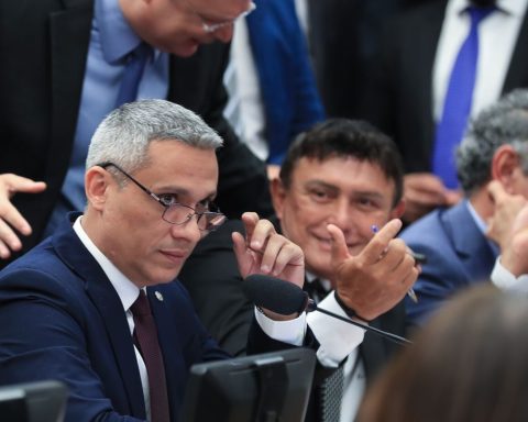 Chamber approves suspension of STF action against Gustavo Gayer