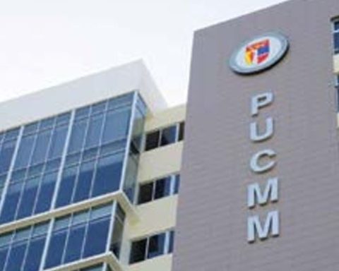 Los hombres se asociaron más con la procrastinación.