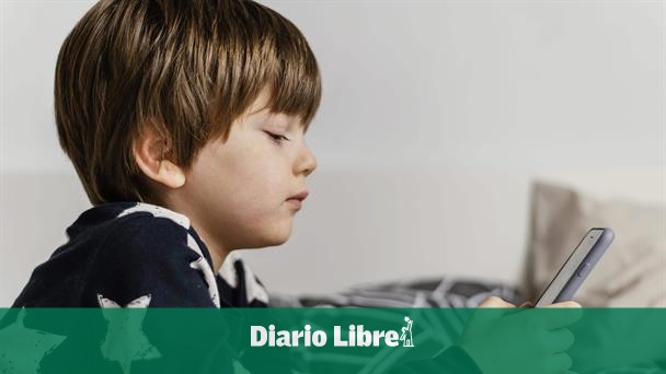 Children with parental mobile control sleep and study better