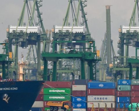 China and the United States agree to new trade negotiations