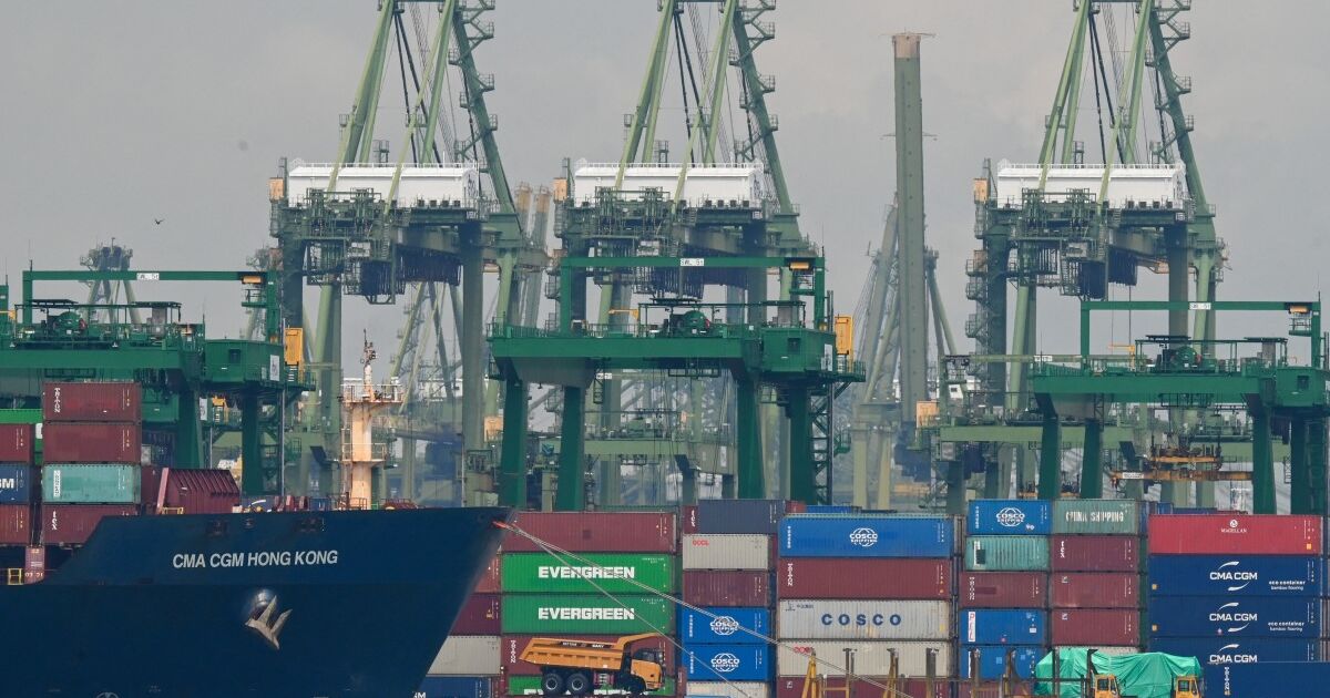 China and the United States agree to new trade negotiations