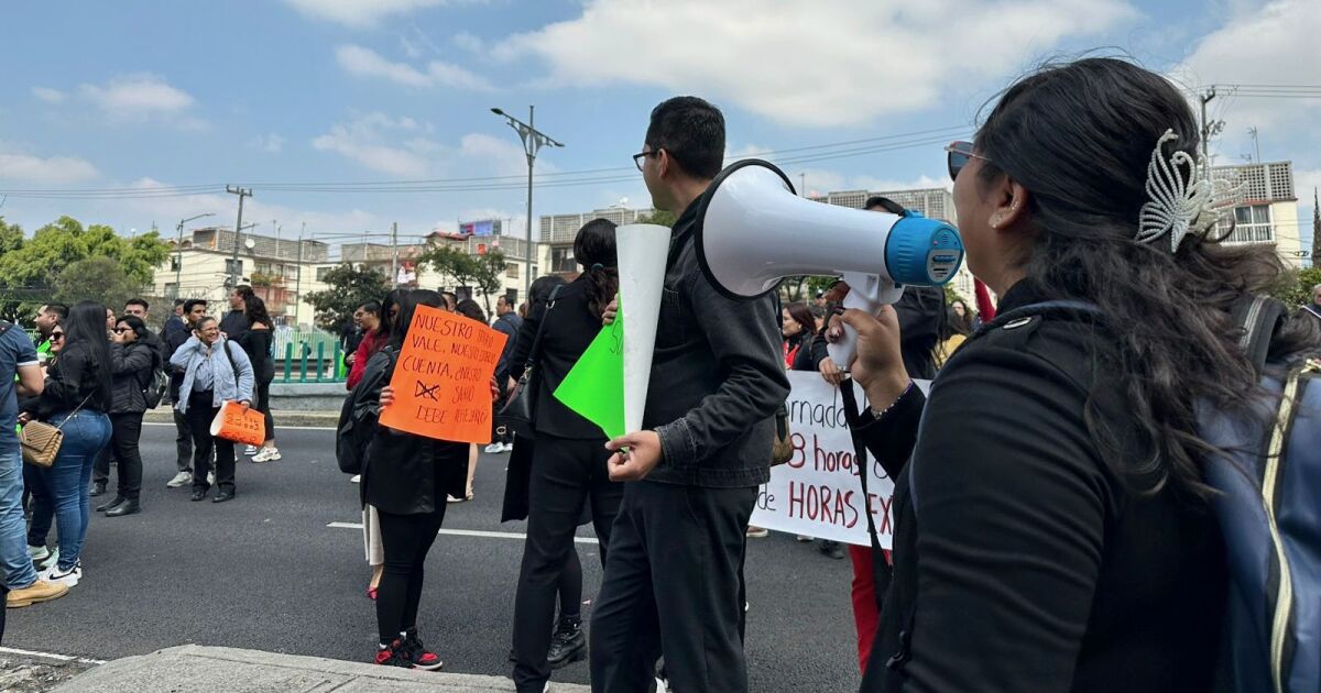 Chronicle | "The collection is historic and our salaries are miserable."