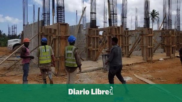 Cibao builders denounce abuses in Immigration operations