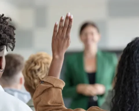 Colombia leads in master's degree graduates in Latin America, but has gaps in doctorates