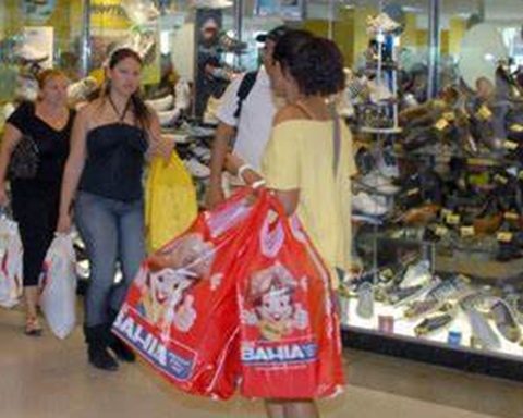 Commercial sales grow 0.2% in August, after four months of decline